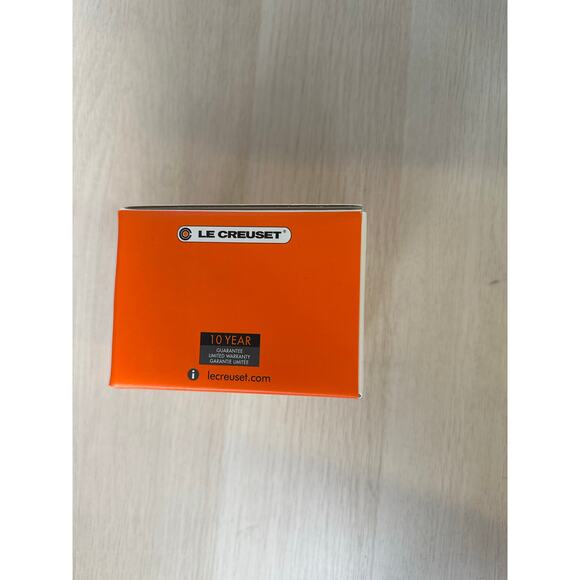 Le Creuset Mini Round Cocotte in White - NEW - Picture 5 of 10